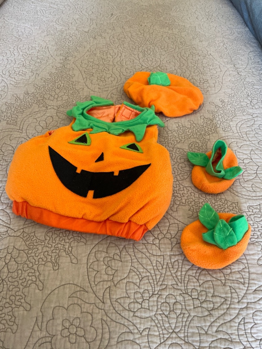Infant pumpkin outfit
